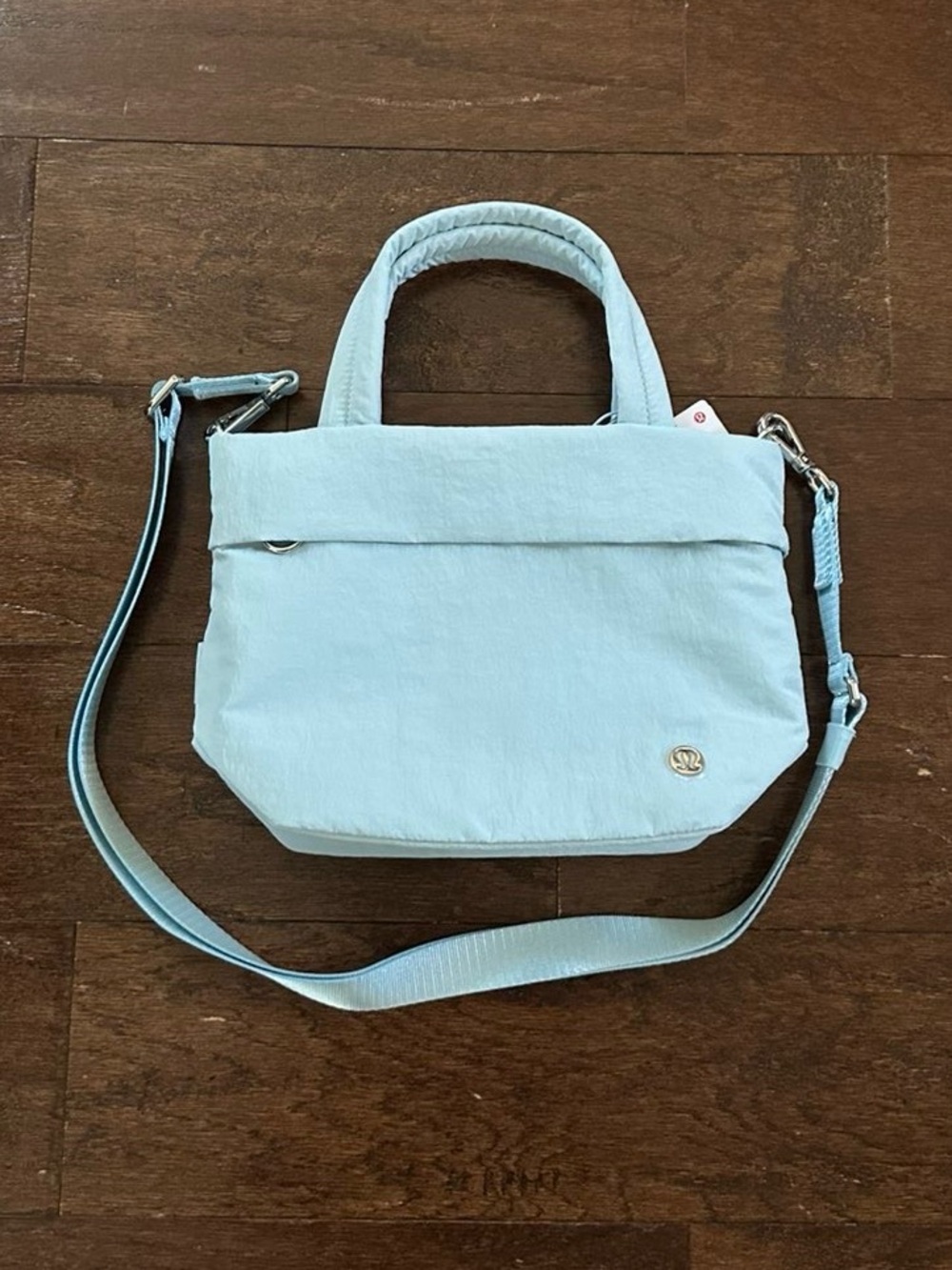 Lululemon On My Level Small Tote
Bag 5L Foam Cloud/Silver-NWT - Picture 3 of 10